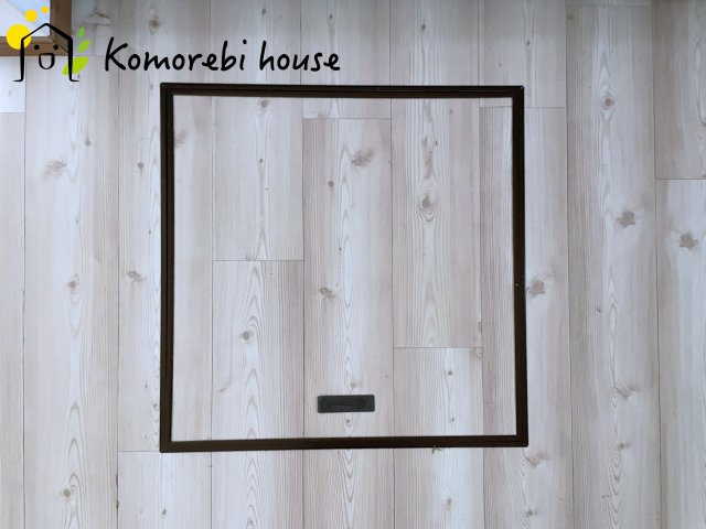 桶川市川田谷　中古戸建の収納|調味料やストック食材、非常用品までまとめてしまえる床下収納。キッチン周りがすっきり片付き、必要な時にさっと取り出せる“賢い収納スペース”として毎日の家事を支えます。