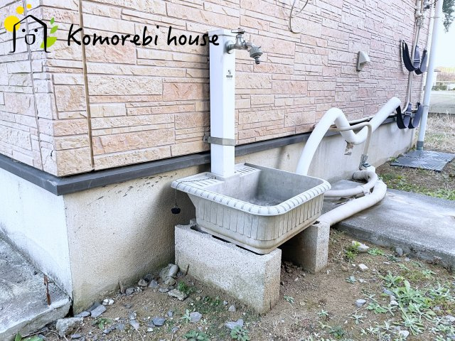 桶川市川田谷　中古戸建のその他|お掃除や水やりに便利な外水栓付きです。