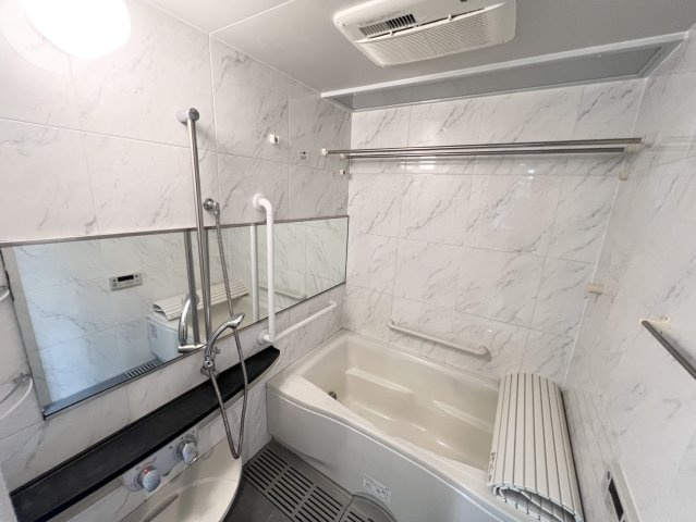 ルネラディウス芦屋川の浴室