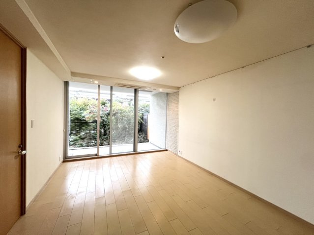 ルネラディウス芦屋川の居間・リビング