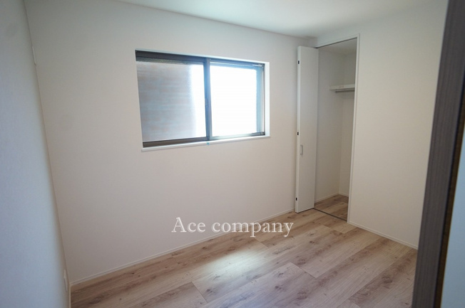 【子供部屋】 | 東大阪市足代3丁目 | 【3階：西側洋室5帖】クローゼット完備です♪