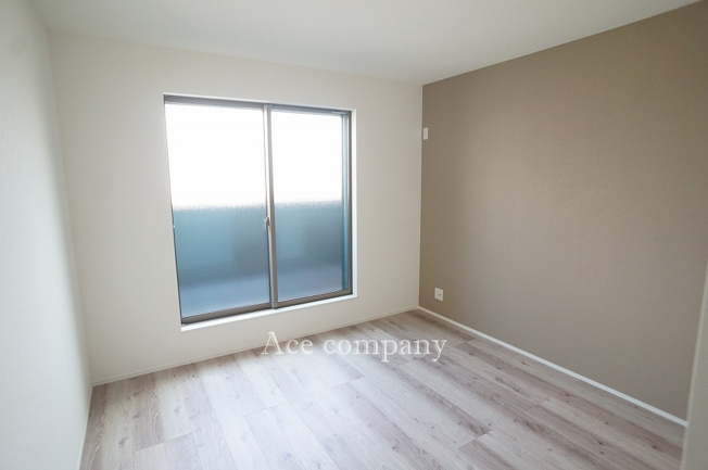 【寝室】 | 東大阪市足代3丁目 | 【3階：東側洋室6.9帖】バルコニーに面したお部屋です☆