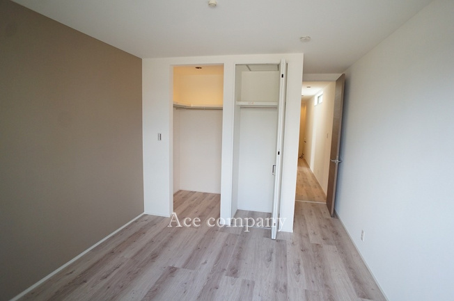 【寝室】 | 東大阪市足代3丁目 | 【3階：東側洋室6.9帖】クローゼットとウォークインクローク完備です♪