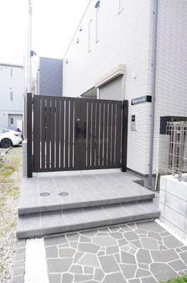 【エントランス】 | アトラスカーロ文蔵 | 建物入口