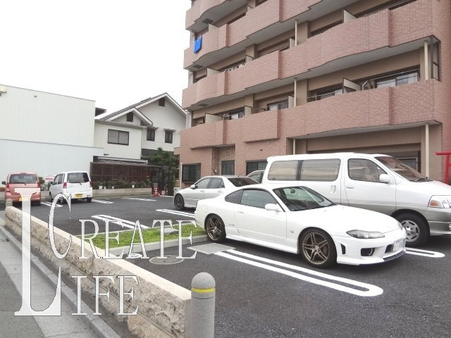 エスペランスの駐車場