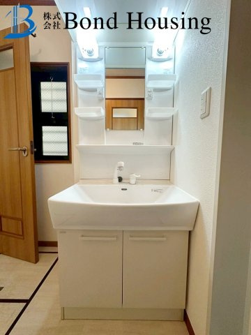 令和6年5月室内リフォーム済み・南向きバルコニー　藤江の独立洗面台