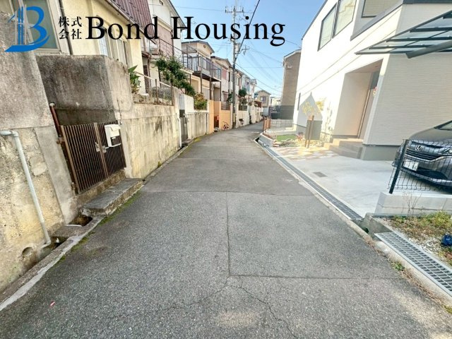 令和6年5月室内リフォーム済み・南向きバルコニー　藤江の前面道路含む現地写真