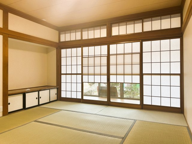 北佐久郡立科町塩沢　中古住宅の洋室|1F：約9帖