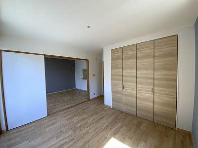 【洋室】 | グリーンルーフ