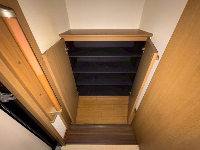 サンパティック田寺B棟の玄関