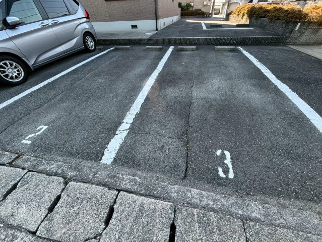 サンパティック田寺B棟の駐車場