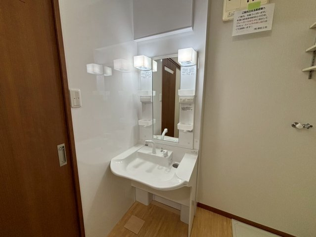 サンパティック田寺B棟の独立洗面台