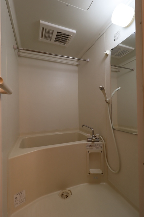 ストークシャトル　B棟の浴室