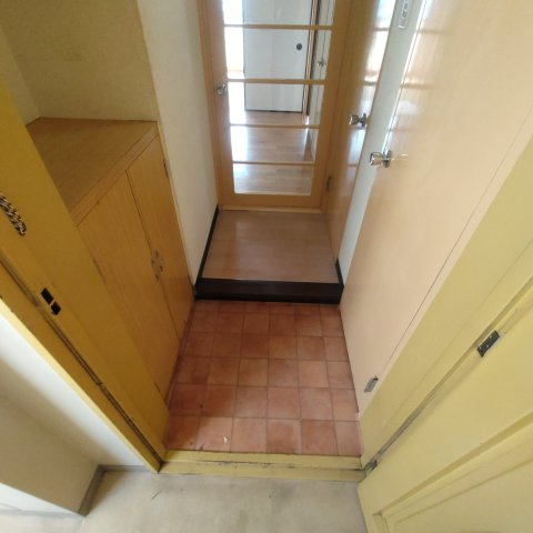 室蘭東町第１住宅の玄関