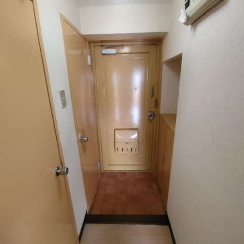 室蘭東町第１住宅の玄関