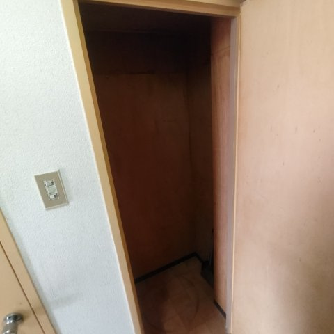 室蘭東町第１住宅の玄関