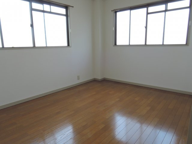 メゾンヴィラージュの洋室|写真は同マンション別部屋