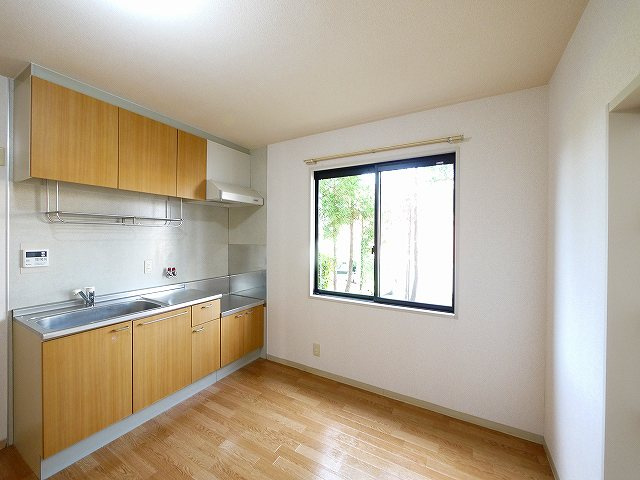 グランドゥールＡ・Ｃの内装|明るい室内です