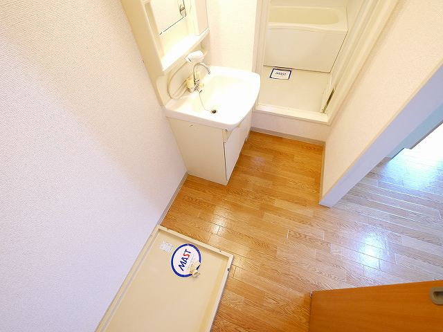 グランドゥールＡ・Ｃの設備|室内洗濯機置き場