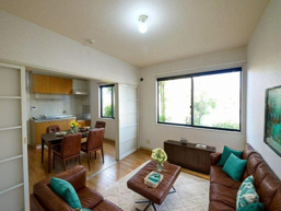 ゆったり過ごせる居間です