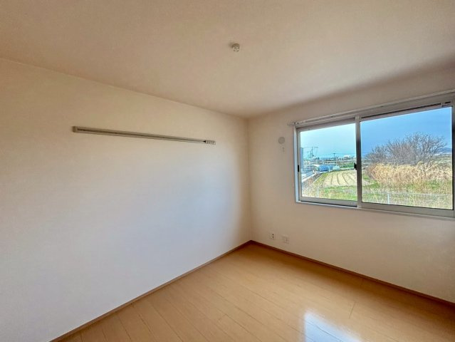 ソレイユ東阿保の洋室