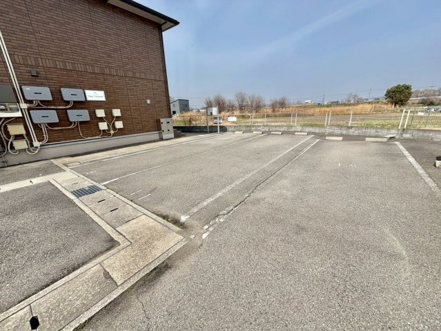 ソレイユ東阿保の駐車場