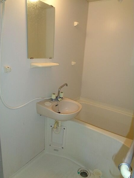 ユキトモハウスの浴室