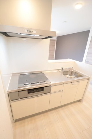 府中市日新町２丁目のアパートのキッチン