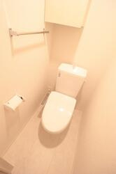 府中市日新町２丁目のアパートのトイレ