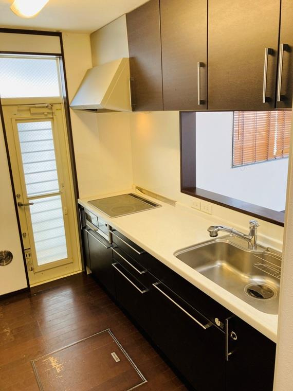 纒戸建のキッチン