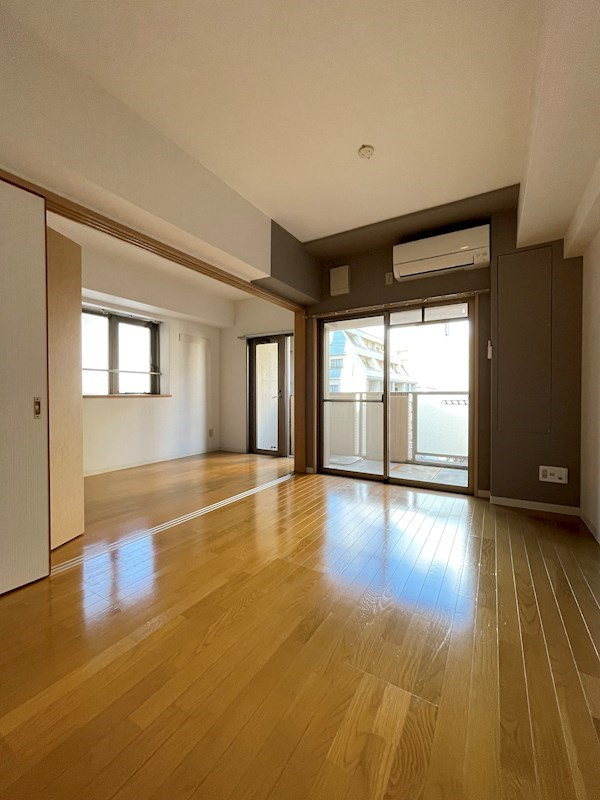 ヴェルデ平尾の居間・リビング