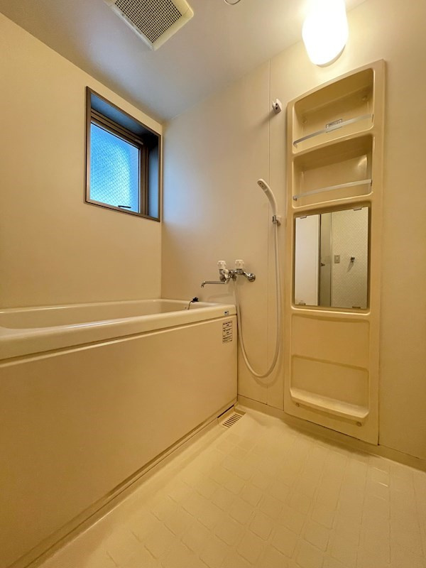 ヴェルデ平尾の浴室