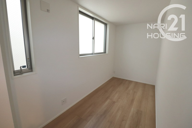 【洋室】 | 昭島市田中町1丁目　中古戸建 | 洋室約5.1帖