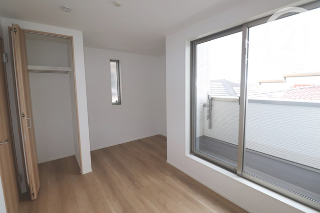 【構造・工法・仕様】 | 昭島市田中町1丁目　中古戸建 | こちらのお部屋からバルコニーへ出られます