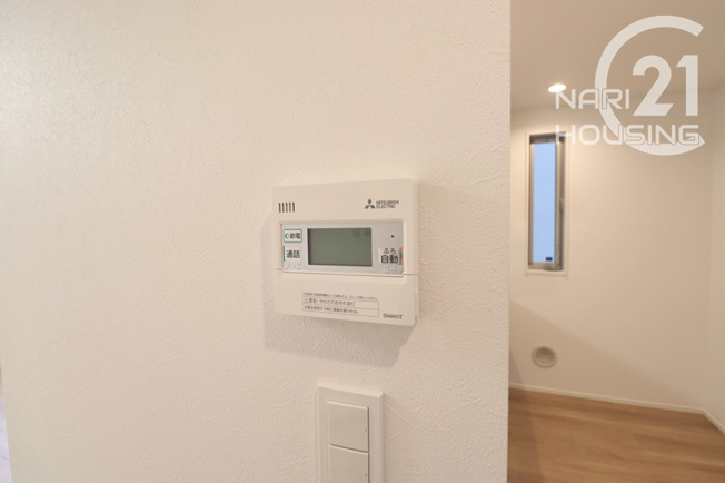 【発電・温水設備】 | 昭島市田中町1丁目　中古戸建 | 給湯設備