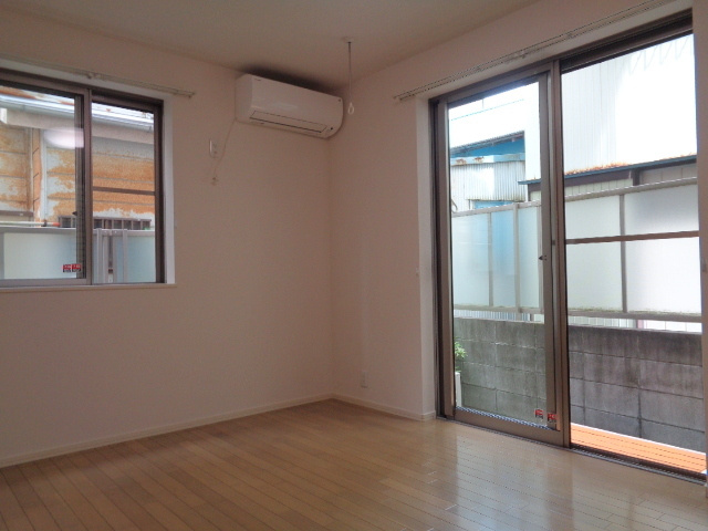 メゾン　ピアサイドの洋室