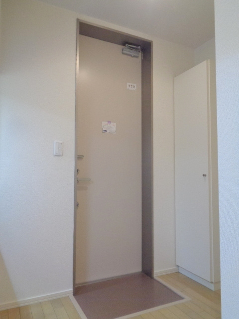 メゾン　ピアサイドの玄関