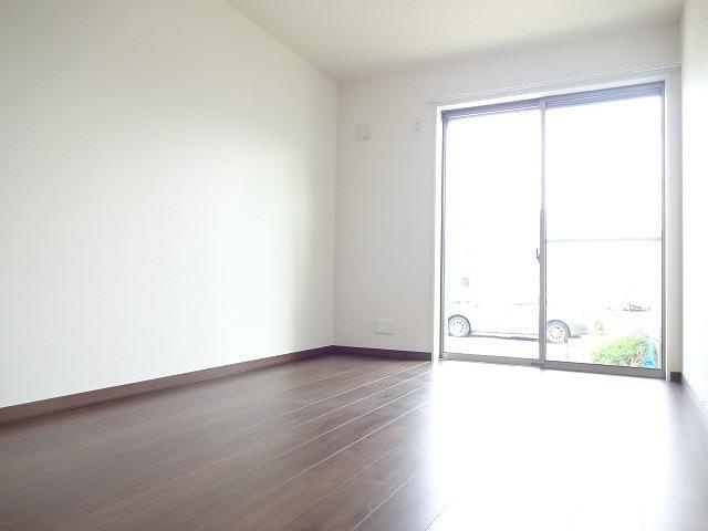 プリズム７番館の居間・リビング