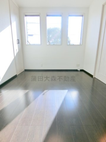 大田区東糀谷5丁目住宅の居間・リビング|DK7.7帖　南向きのダイニングキッチン