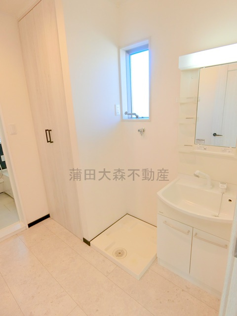 大田区東糀谷5丁目住宅の洗面所