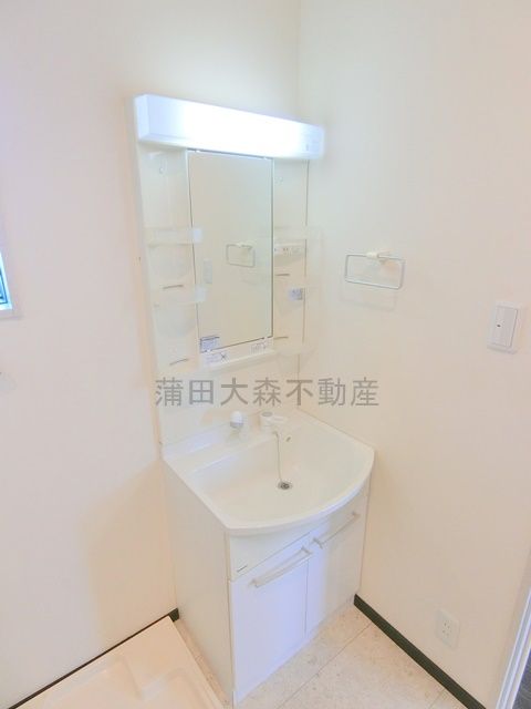 大田区東糀谷5丁目住宅の洗面所