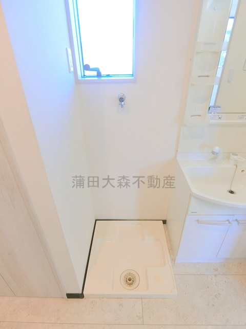 大田区東糀谷5丁目住宅の洗面所