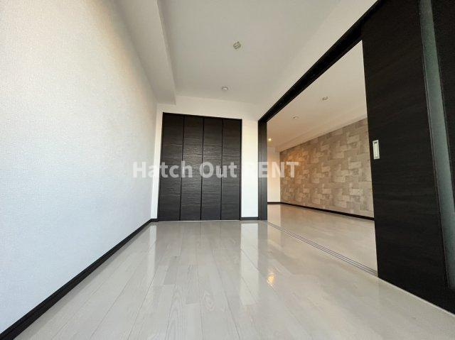 【洋室】 | Emigrant