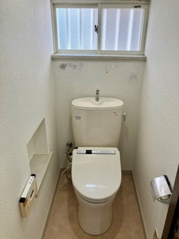 上広谷戸建のトイレ