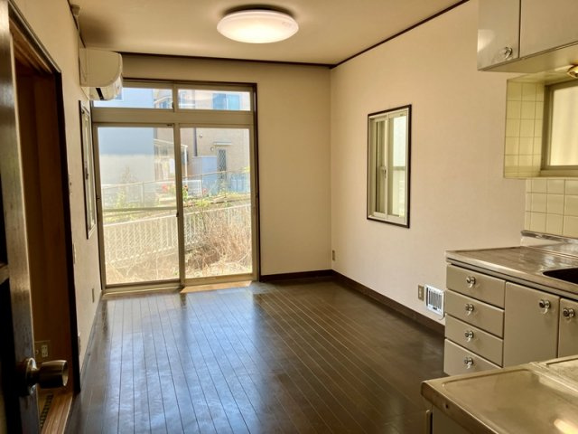 上広谷戸建の居間・リビング