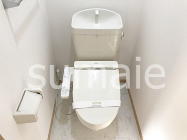 リビングタウン三橋のトイレ|温水洗浄暖房便座。