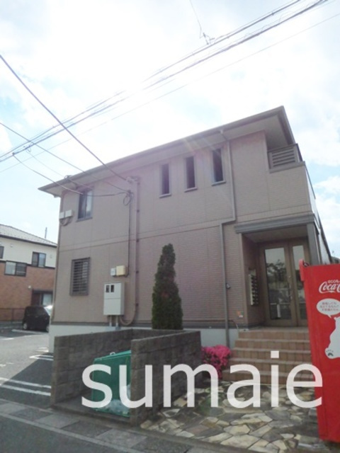 リビングタウン三橋の外観|2階建て