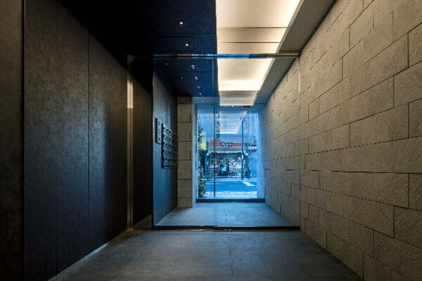 葛飾区新小岩２丁目の賃貸マンションのエントランス