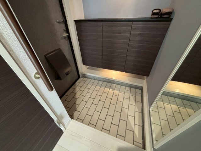 フォーレス御立東の玄関