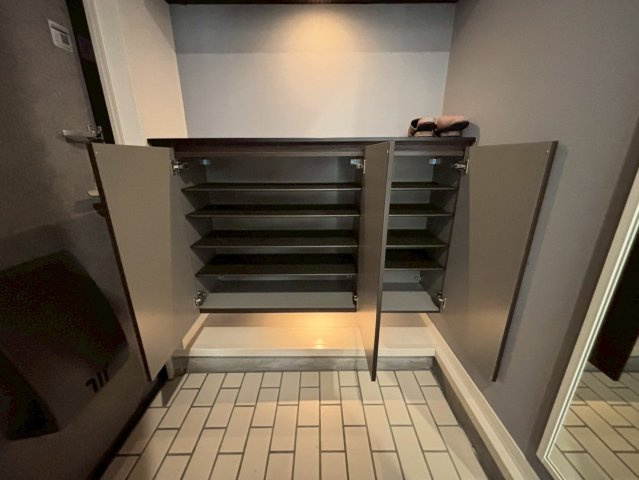 フォーレス御立東の玄関